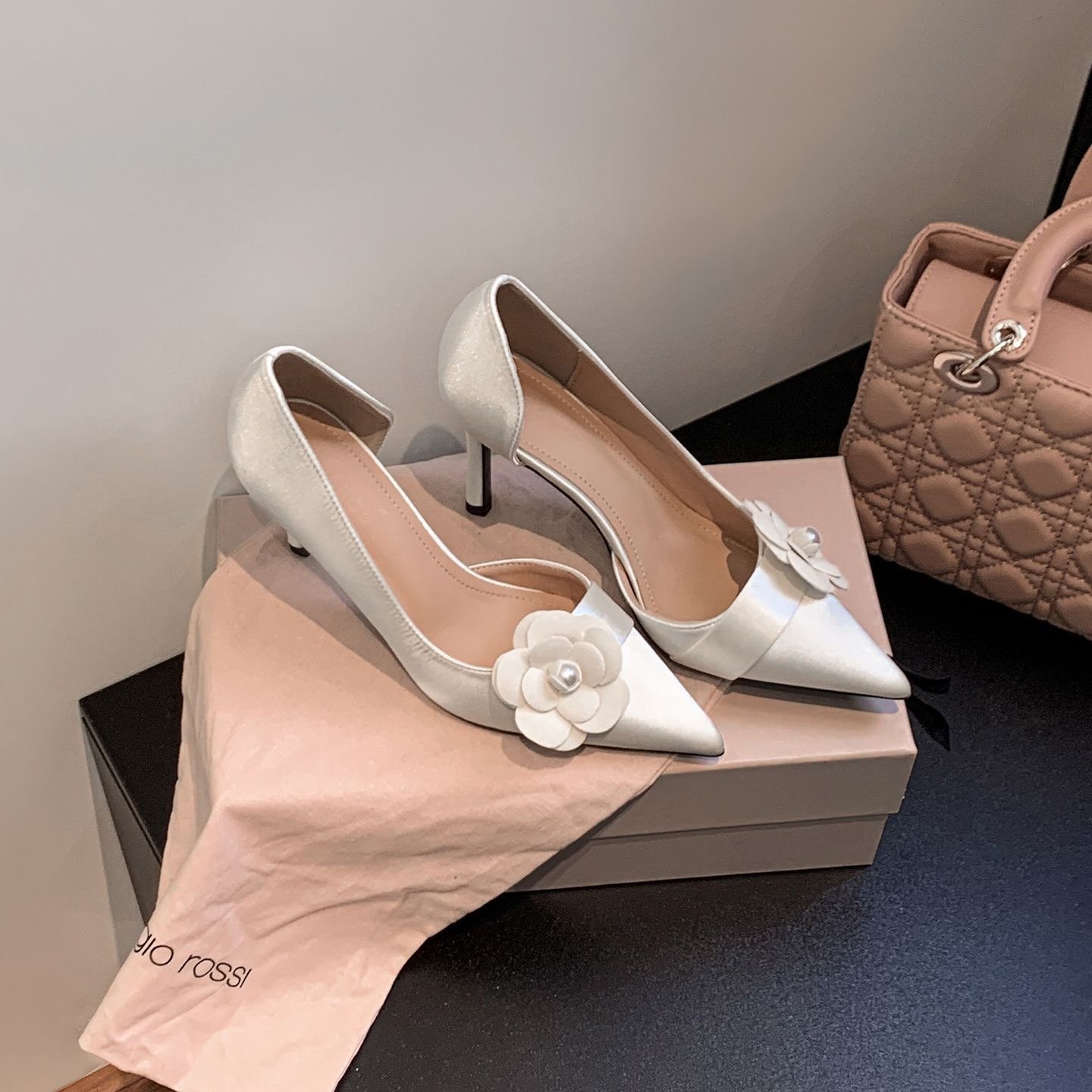 Атласные туфли-лодочки на шпил – обзор и цена Formal Women Daily Wear Footwear